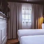 Moxy La Hotel 4*