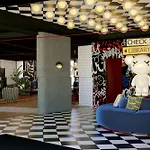 Hotel Moxy La 4*