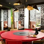 Moxy La Hotel