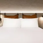Moxy La Hotel Parigi