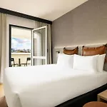 Moxy La Hotel 4*