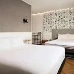 Moxy La Hotel Parigi