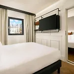 Hotel Moxy La Parigi
