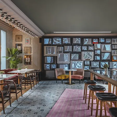 Hotel Moxy La