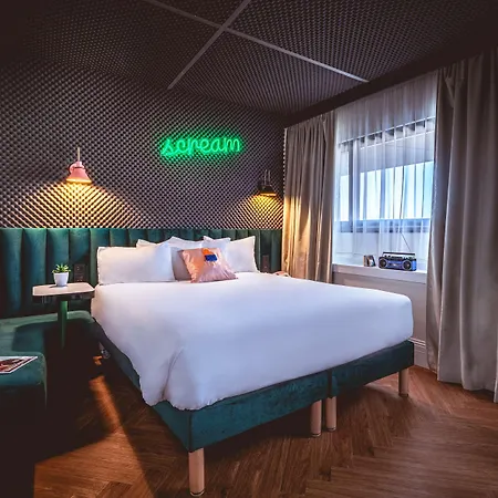 Moxy La 4* Paris