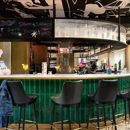 Hotel Moxy La