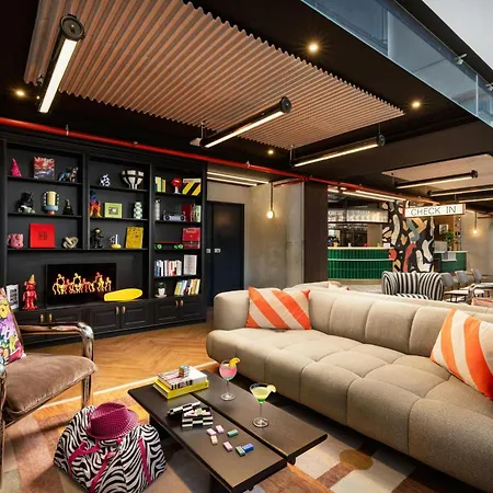 Hotel Moxy La Paris