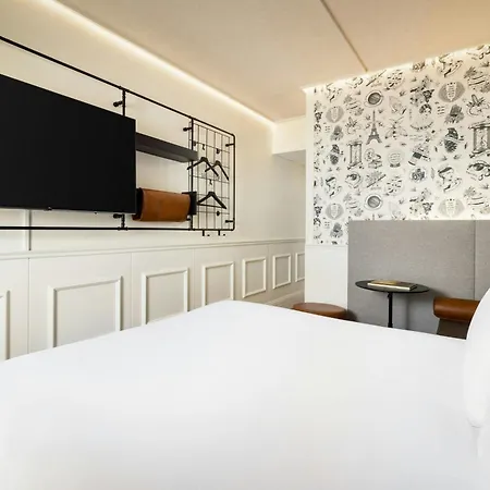 Moxy La Paris