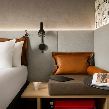 Moxy La Paris