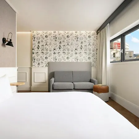 Moxy La Hotel