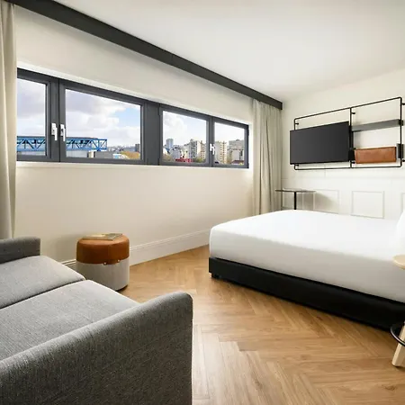 Hotel Moxy La Paris