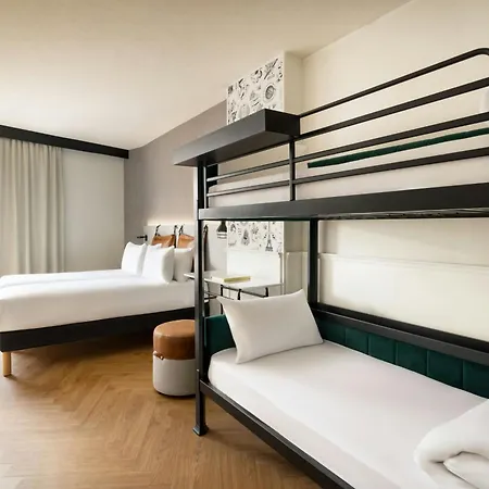 Moxy La Paris