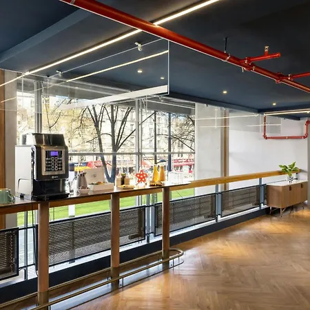 Hotel Moxy La