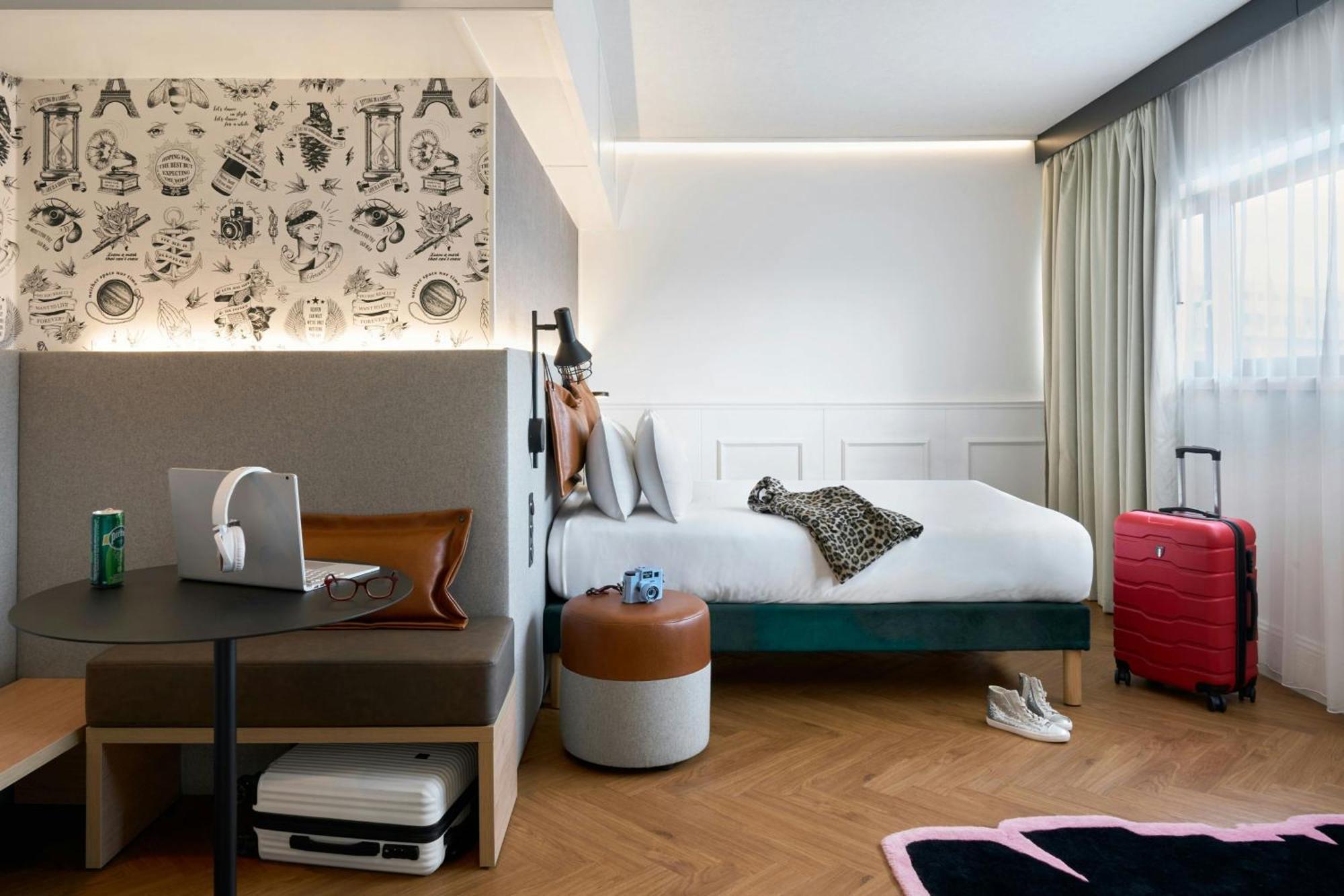 Moxy La Hotel Paris